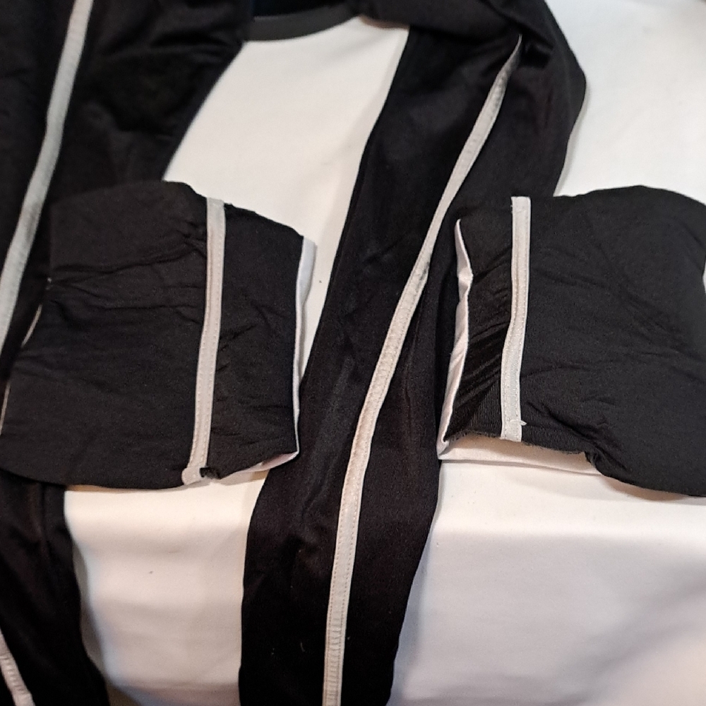 Chic Black and White Women's Jumpsuit - Picture 7 of 12